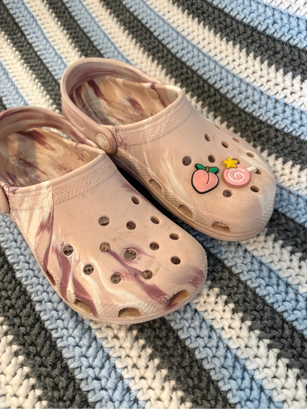 Crocs Pink Pastel Tie-Dye Kids J 2 outdoor girls beach camping pool